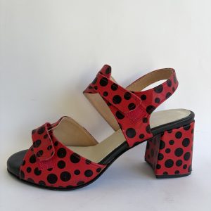 Abrojo lunares rojo Negro taco 5.5 cm